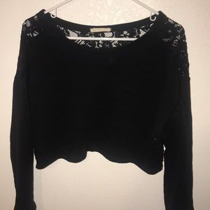Black hollister crop size:Large